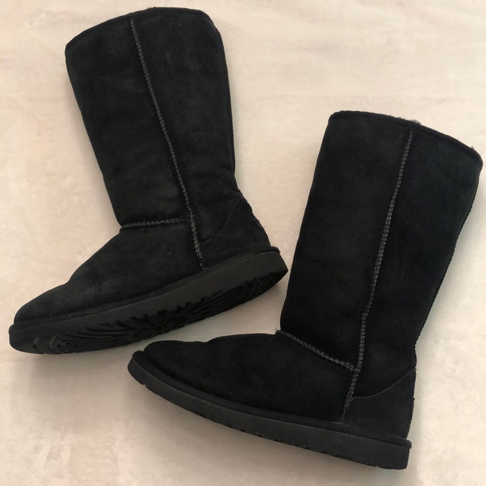 UGG Big Girls 4 ClassicTall Boot Black